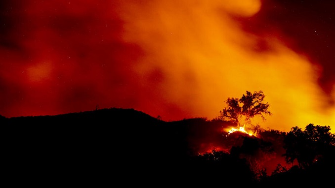 The Alisal Fire burns in the canyons near Goleta, east of Santa Barbara, California, USA, 13 October 2021. According to the latest reports, the Windy Fire is 13,400 acres with five percent containment. EPA-EFE/ETIENNE LAURENT